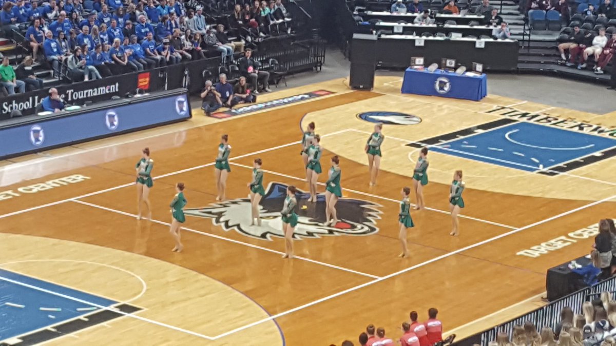 SLPPantherAth's tweet photo. Great job @SLPDanceTeam with their  jazz routine at DT State Tournament. #SLPPantherProud https://t.co/4NmlCI89nq