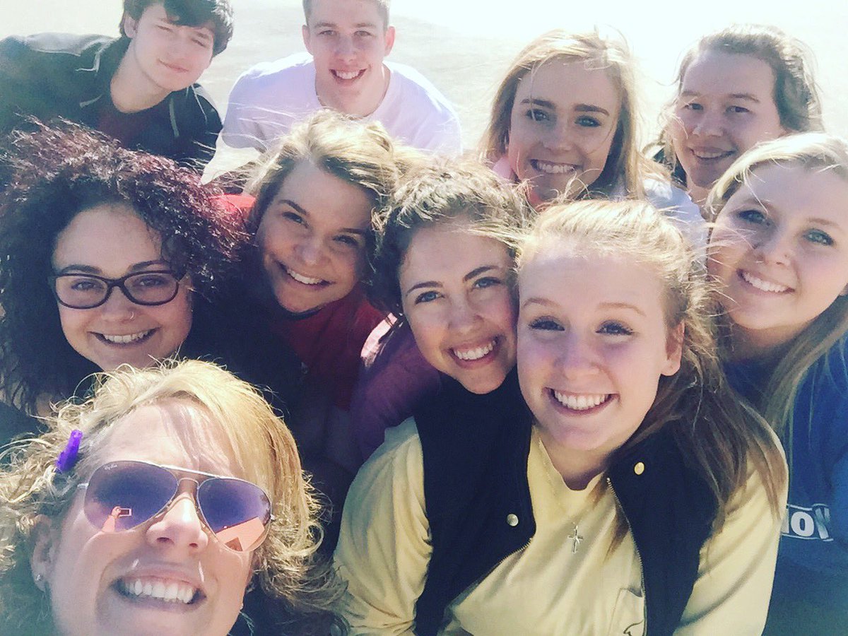 pamclemensen's tweet image. When it is 70 degrees in February, ACT Prep class studies outside!!!  @LiberalBulldogs #classselfie