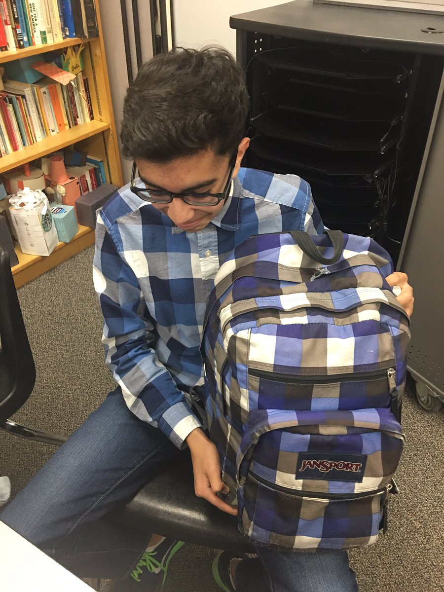 ShepHum's tweet photo. Who wore it better? https://t.co/9veZ7Iz5Ww