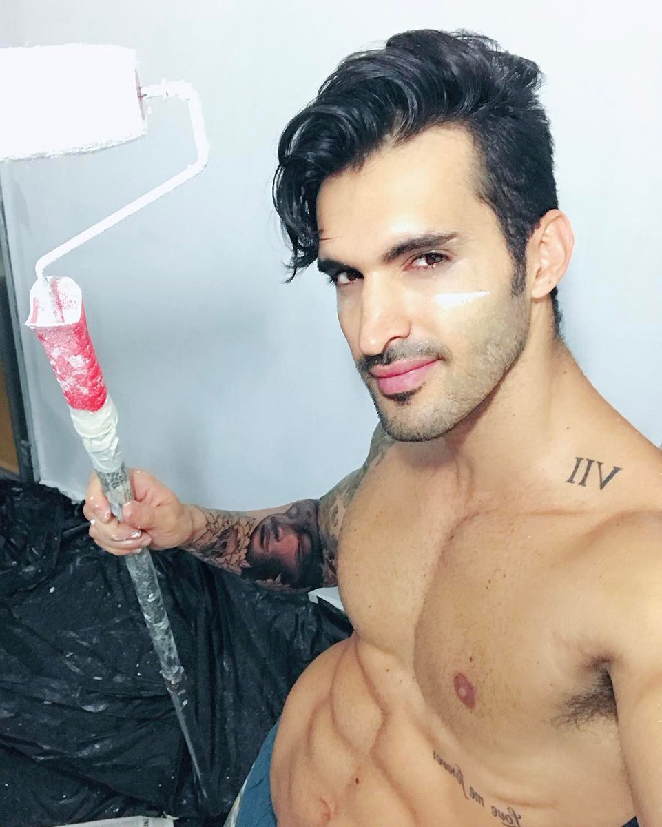 Nick_Bonaggio's tweet photo. Pintando meu quarto depois de 2 anos sem voltar para a casa 🙏🏻 I am painting my bedroom, after 2 years 🙃 Home sweet home 🙌🏻 #Home  #Brazil https://t.co/NmvG2ypWCA