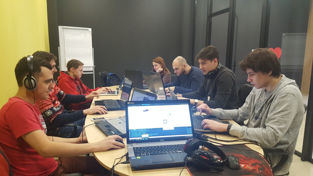 WebDesignSun's tweet image. Good day &amp;amp; greate Job! Our smart guys at work)
#WebDesignSun #coworking #webdev #webdesign #remote