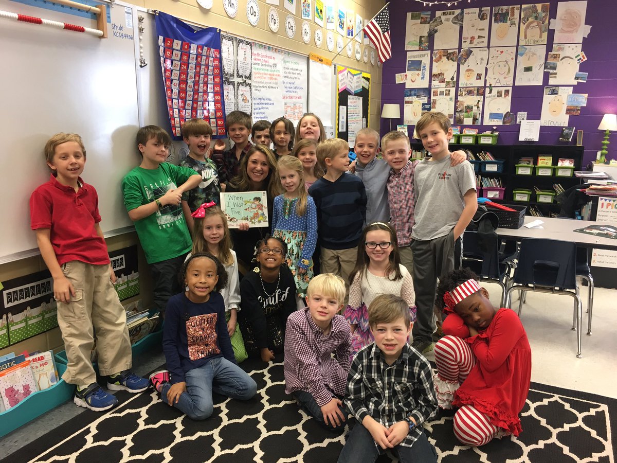 TheGossettKids's tweet photo. Thanks Mrs. Bayko for being our mystery reader today! #bluffparkpanthers #destinationlearning2017 @BluffParkElem https://t.co/TRuugQUSN7