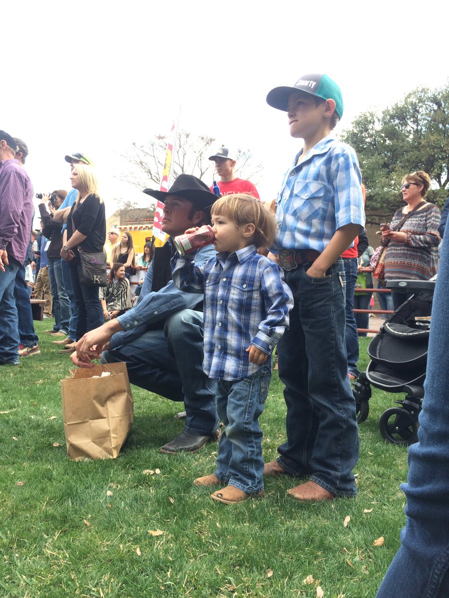 shimoneyhoney's tweet photo. @JadeCorkill watchin the #BleacherBabe show with his boys! #TheAmerican https://t.co/3VoKwMfLMi