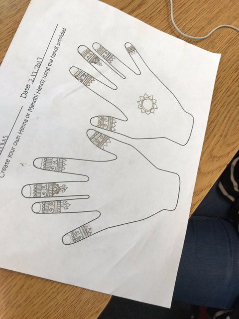 kcriswell23's tweet photo. Students working hard on their Henna Hands today! Love seeing their creativity!! #southasia #culture #tuliaisd https://t.co/osPeMbxVY3