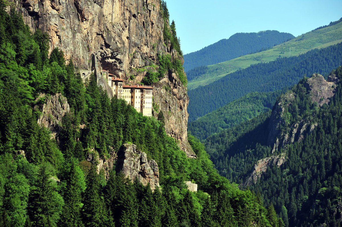 PicPublic's tweet photo. #Sumela #Teabzon #Turkey https://t.co/CkRxR74o4D
