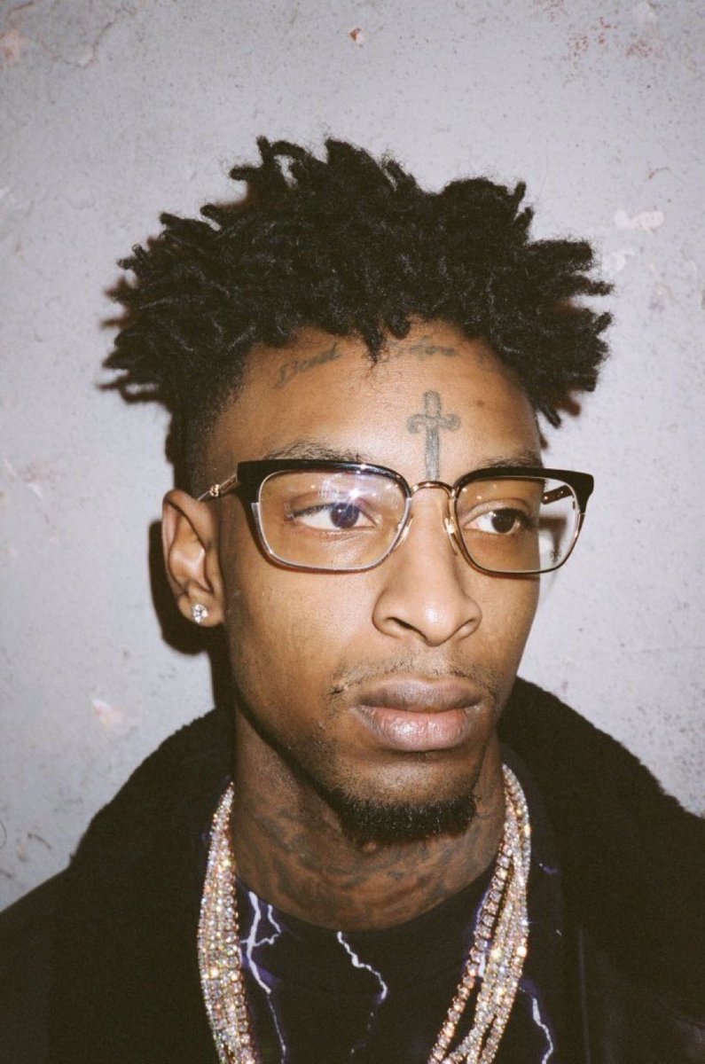 WORLDSTAR's tweet photo. When you working hard then your gpa start expanding https://t.co/xYOhEqXkUn