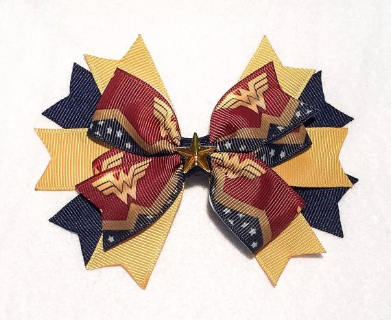 Wonder Woman Hair Bow etsy.com/listing/253699…  #boutique #hair #bow #clip #pinwheel <a href="/wonderwoman/">Sandra Hayon</a> #girls #hero