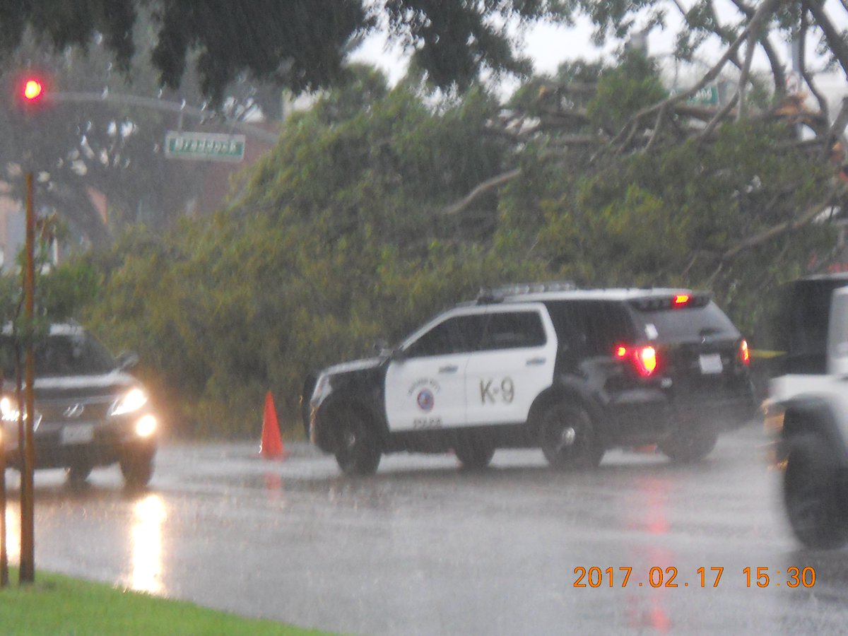 CulverCityNIMBY's tweet photo. @CulverCityTV @Culvercity311 @M_Sahli_Wells Overland @ Braddock!  Drivers ignoring crossing guard &amp; red light to make rights Franklin/Overl https://t.co/BUBoZMLJJ6