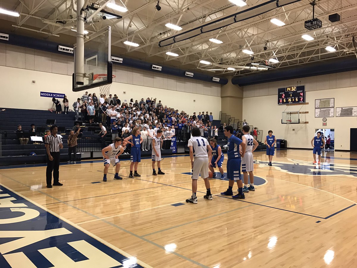 vcvaliants's tweet photo. 14-11 at the half, Team Ross Thomas leading Team Dan Hannon! #JV2White #vcspirit #aceinthehouse https://t.co/7jkS8Jpu8X