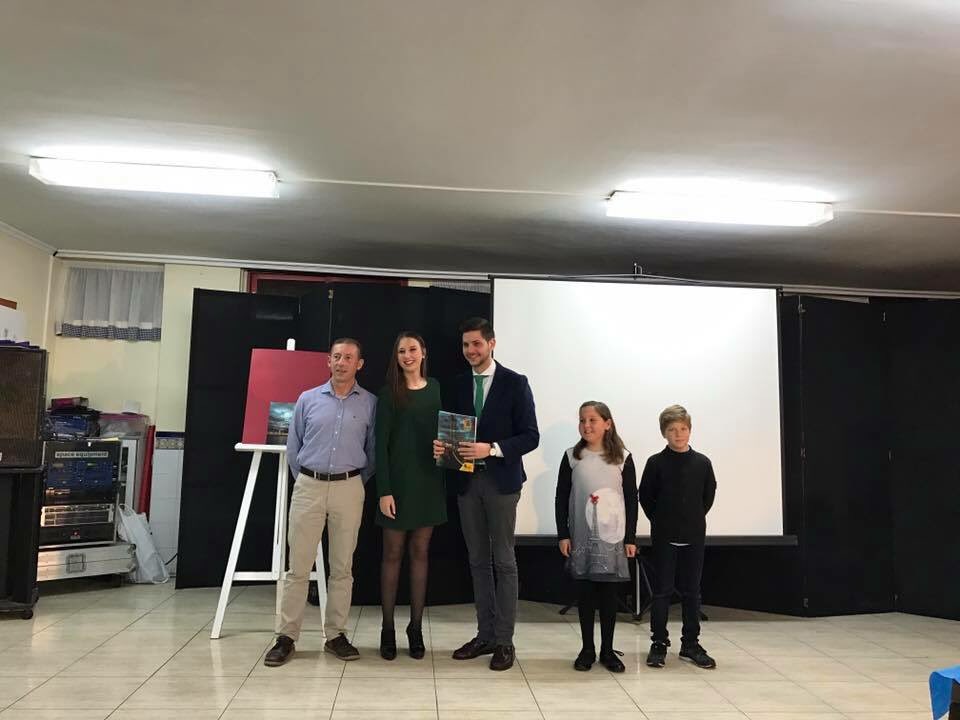 josemaprieto's tweet image. A les presentacions dels llibrets de @FallaAlquerieta i @CPasseig. 📔 Nit de llibrets a les #FallesGND2017. Memòria eterna.