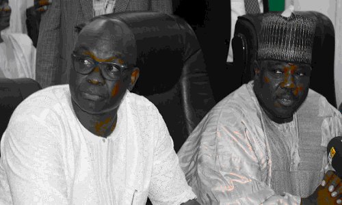 Newspotng's tweet photo. Modu Sheriff Cannot Lead PDP -Fayose Vows - https://t.co/cU1YJKy5hH https://t.co/tdFFJEx1Pq
