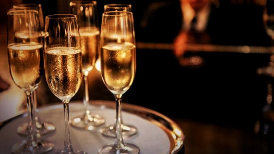 LucaCayman's tweet photo. It's time to celebrate! Ready for a memorable weekend? #HappyFriday #CaymanIslands #CaymanRestaurant https://t.co/VBOZFC8gCG