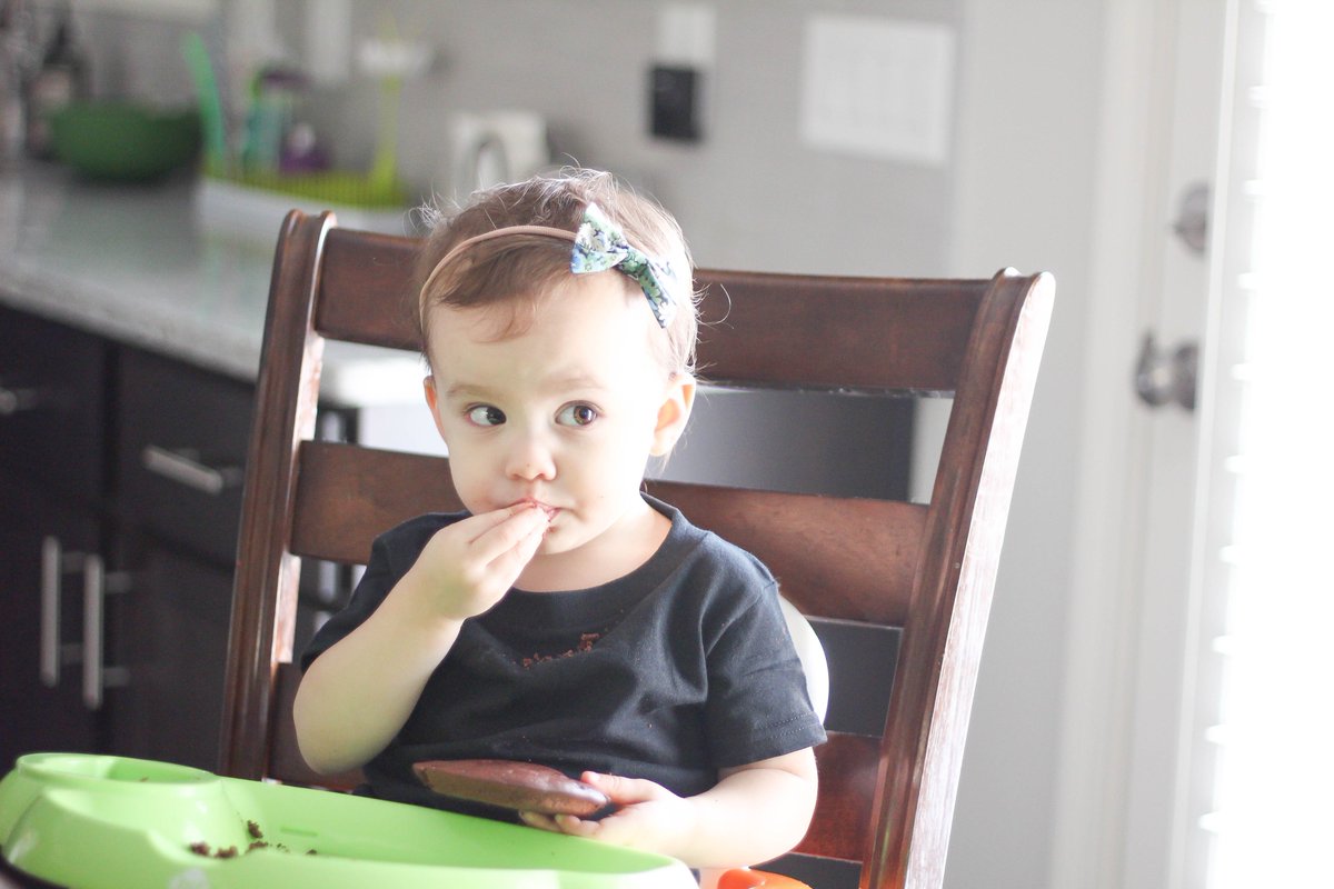 BusyLittleIzzy's tweet photo. Who else is looking for healthy on the go snacks? I've got you covered! https://t.co/PF0FAz5WI9 #ad #vitatops @vitatops #HealthyEating https://t.co/H0GYeSUUot