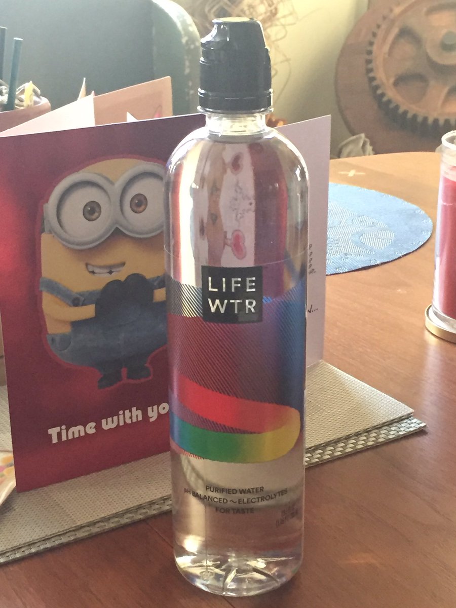 cynthia2414's tweet photo. I ❤️ the new @pepsi Lifewater Bottles!!!#lifewtr #coolbottle https://t.co/IIHVkoPChN