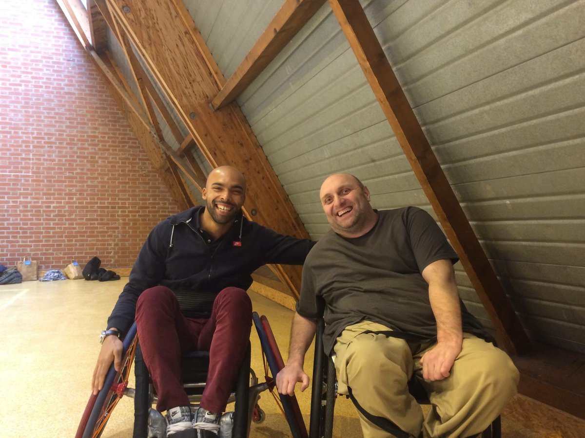 HelpAssosLille's tweet photo. Retour sur l'action de la semaine au côté de Culture du Coeur Lille et de notre Parrain @GaelQuerin pour le Tous en Sport #benevoles #lille https://t.co/rWOCedZcyg