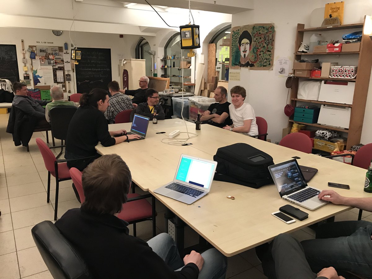 HD_Makerspace's tweet photo. Little After-Show Party from the #makercon #Heidelberg in the Makerspace https://t.co/b0bzzTO8UI