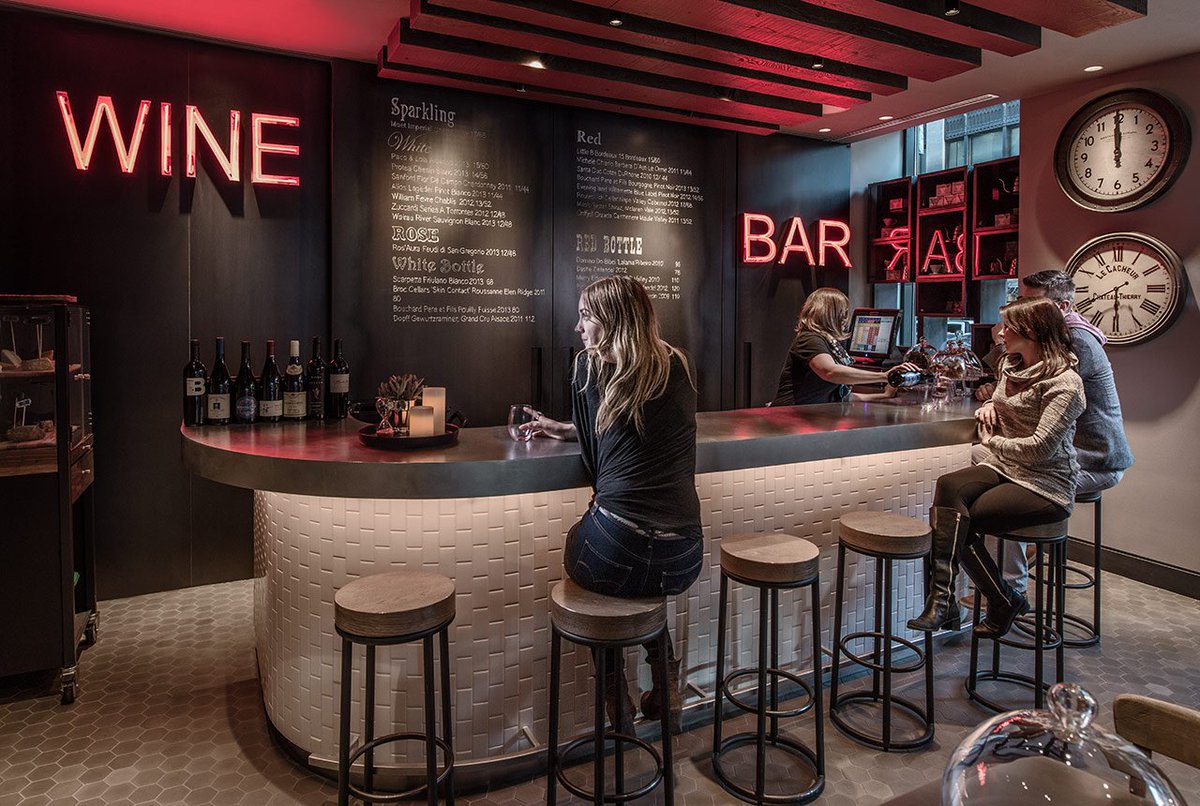 virginhotels's tweet image. Happy #NationalWineDay! Come celebrate at @VirginHotelsChi's #TwoZeroThree 🍷 ☕️