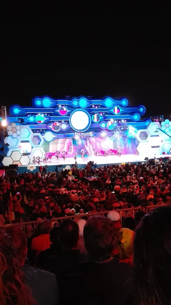 Kini_cg's tweet photo. Carnaval de las Palmasss! https://t.co/WnozjB7xbE