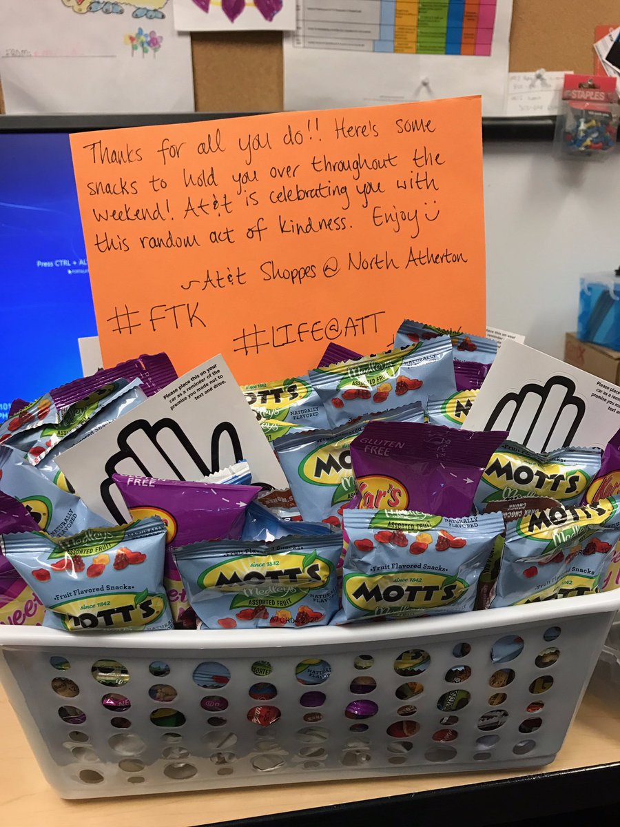 sean_nork's tweet photo. Team at North Atherton Bringing some kindness to Thon at #PSU #lifeatatt #FTK #RandomActsOfKindnessDay https://t.co/cAfy4DDoRP