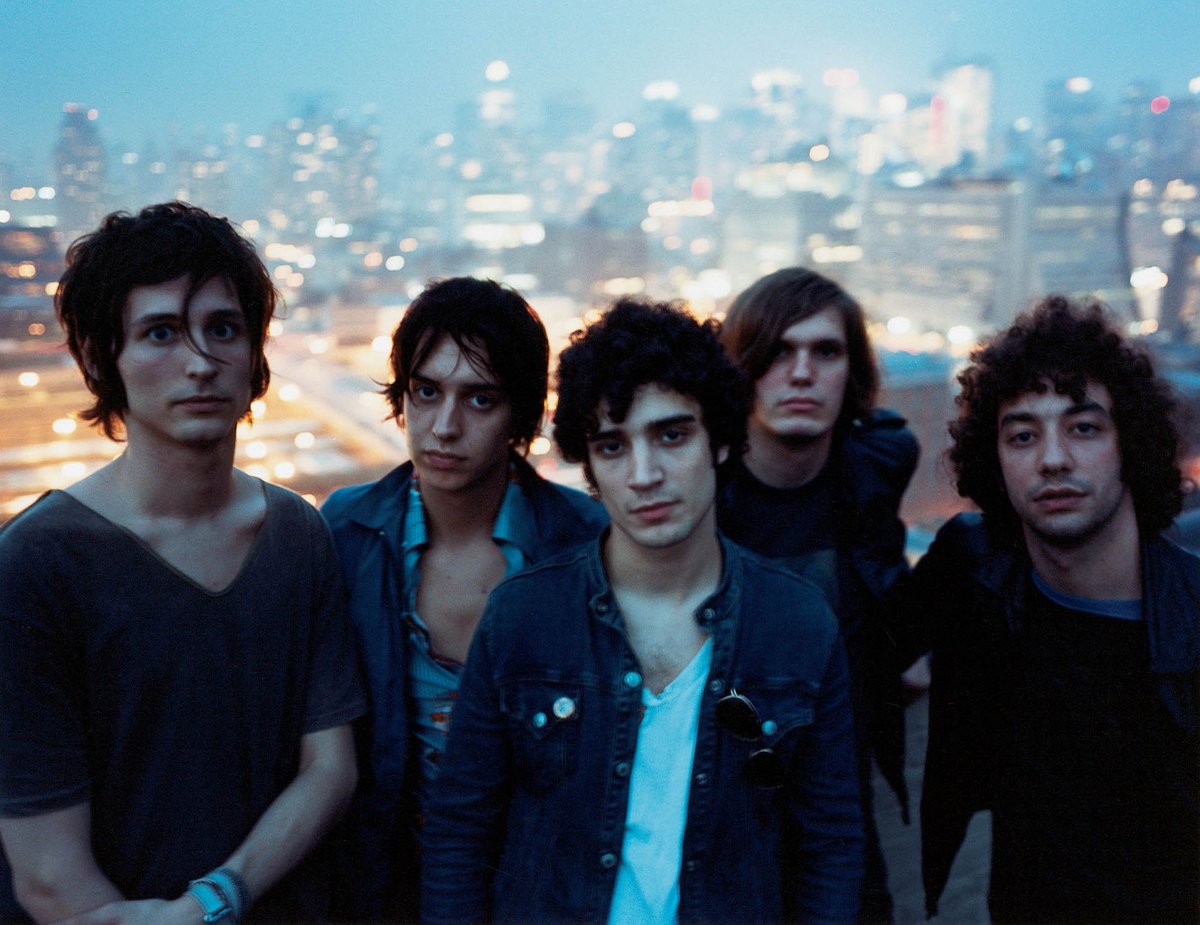 RNRSquad's tweet image. 9. Franz Ferdinand vs Arctic Monkeys vs The Strokes.