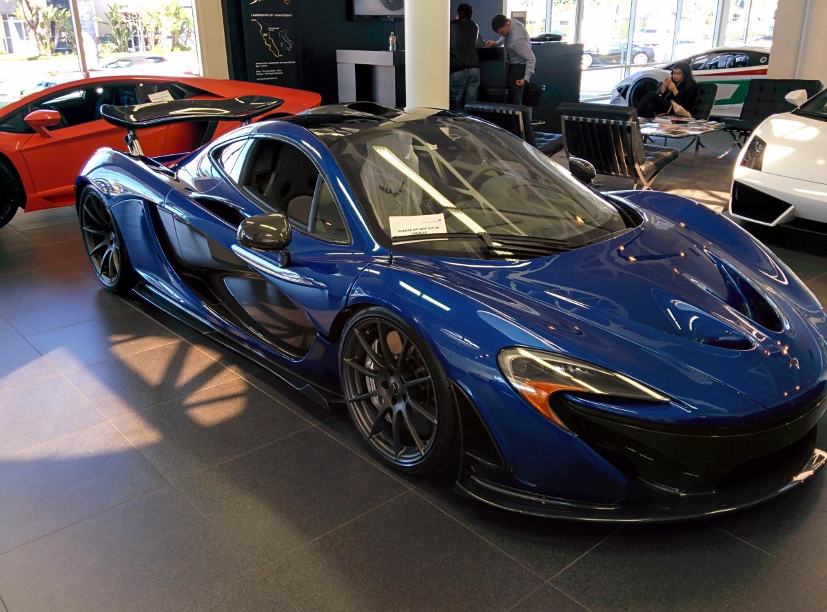 McLaren P1 treated to a coat of Pinnacle Souveran Paste Wax

#McLarenP1 #PinnacleSouveran