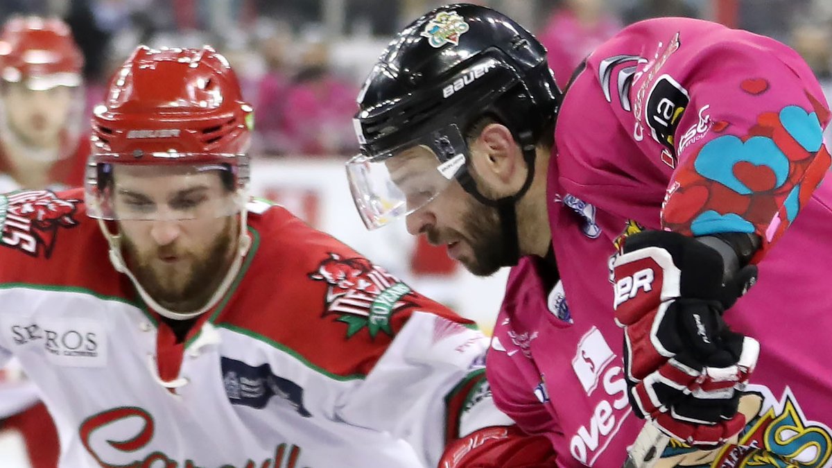 BBCSportWales's tweet photo. Leaders Cardiff Devils hit-back to claim dramatic win over second-placed Belfast Giants in Elite League thriller https://t.co/m3plBZ1VVd https://t.co/56Rws87atB