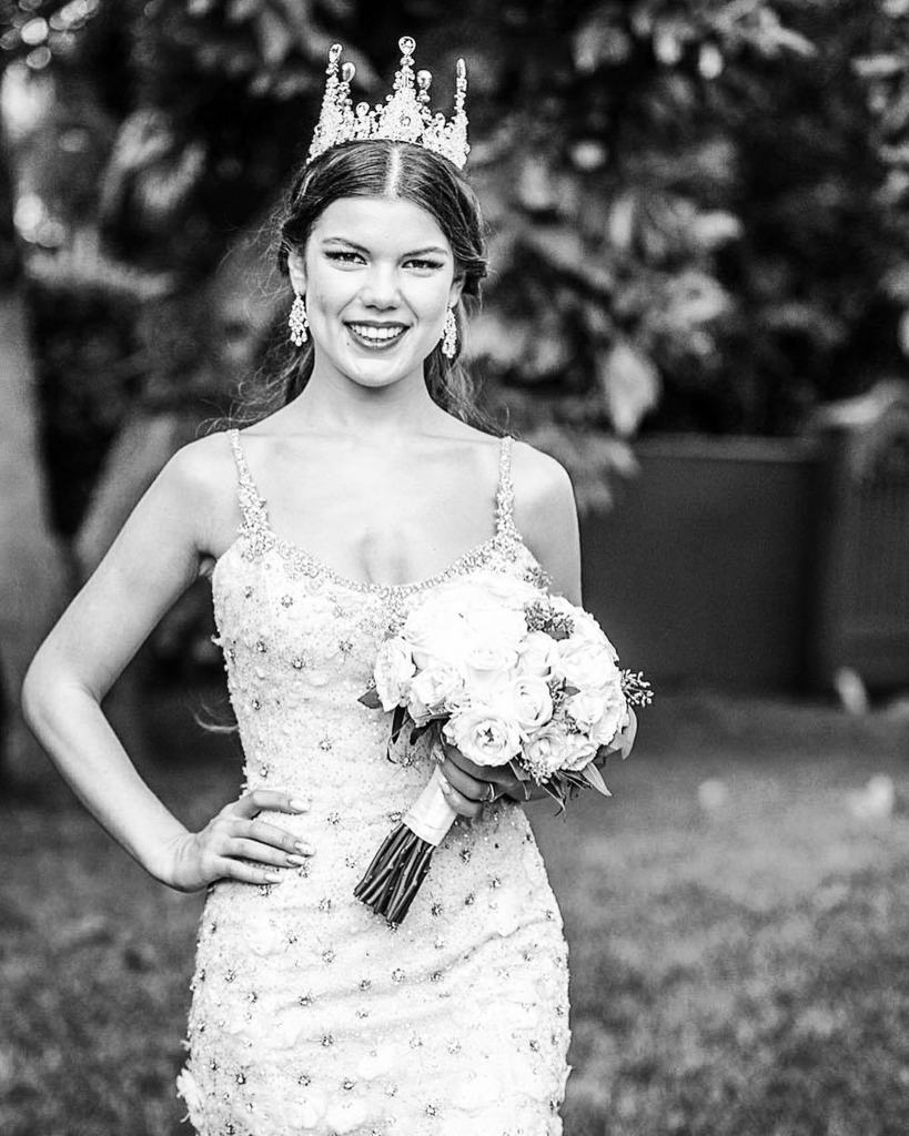 FreirePhoto's tweet image. And last picture of Nadya rockin' that 👑 and #bridalgown from @bocaratonbridal by @lazarob… ift.tt/2lWpEpI