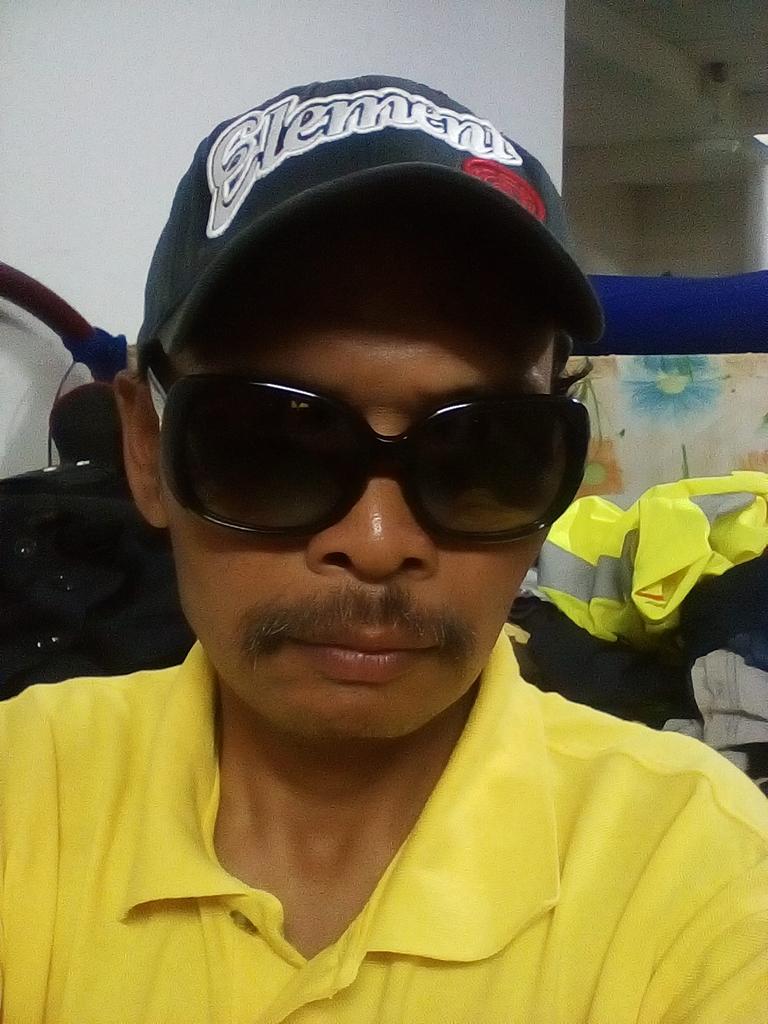 armanindo123's tweet photo. Ganteng dan kontolnya bikin puas.itulh pak Arman org Medan ini https://t.co/BEFL6u1Uu4