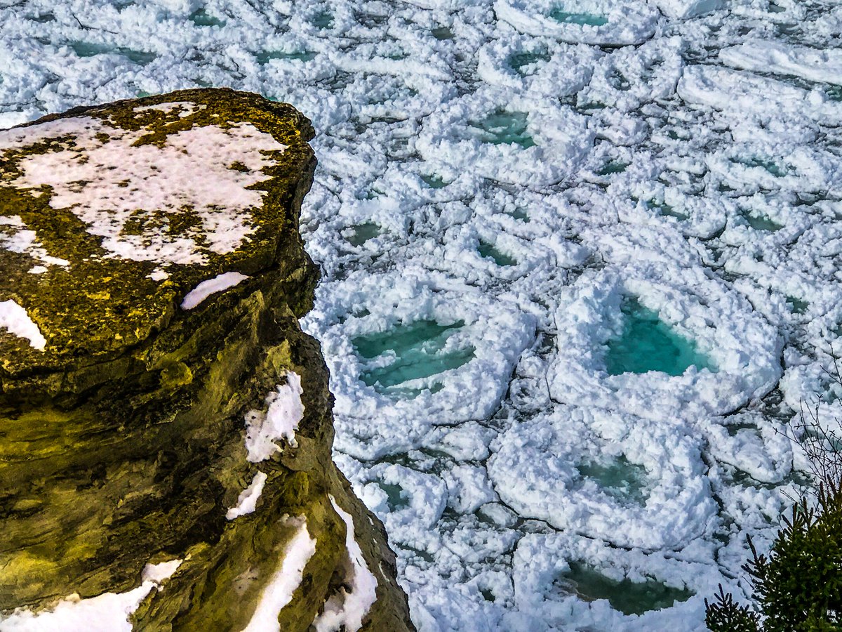 ChrisKnight's tweet photo. Visited Pictured Rocks this week, always beautiful! @picturedrocksnl @EnjoyMunising @MunisingMI @MichiganScenes #PureMichigan @Munising https://t.co/S8ueV7ZXF1