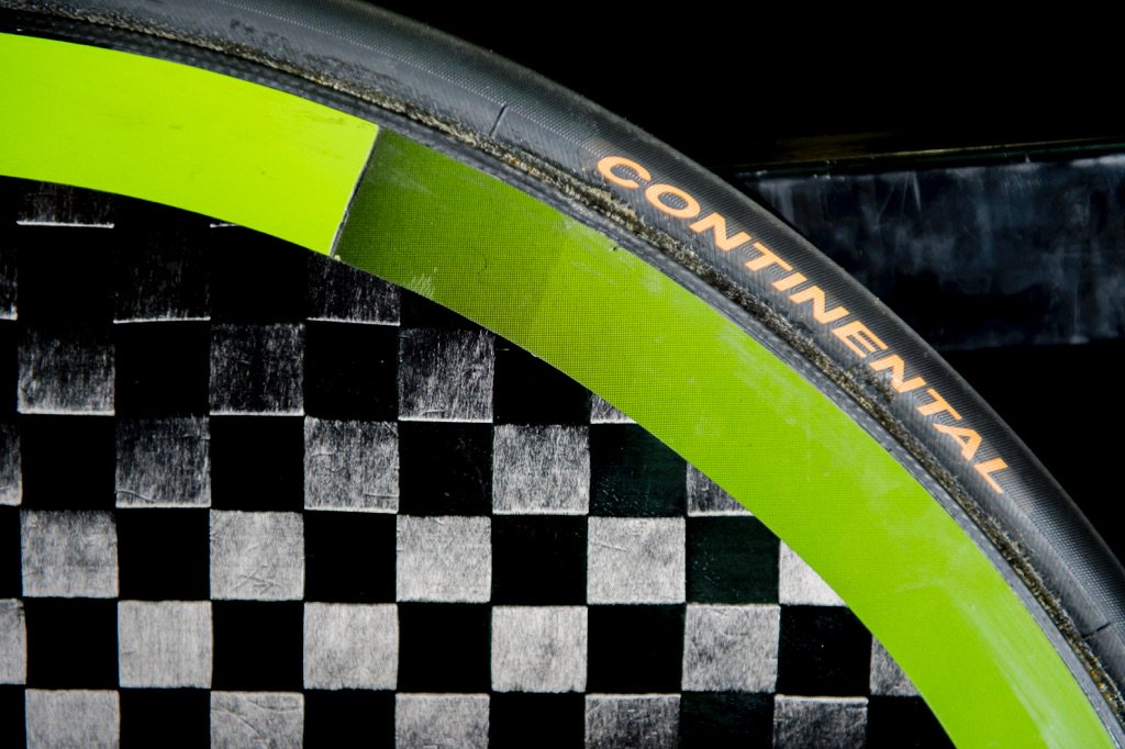 crankphoto's tweet photo. @alexdowsett @roadphil even prettier than these wheels ? As used on your #perfecthour record ride ? https://t.co/93bPoTlGs7