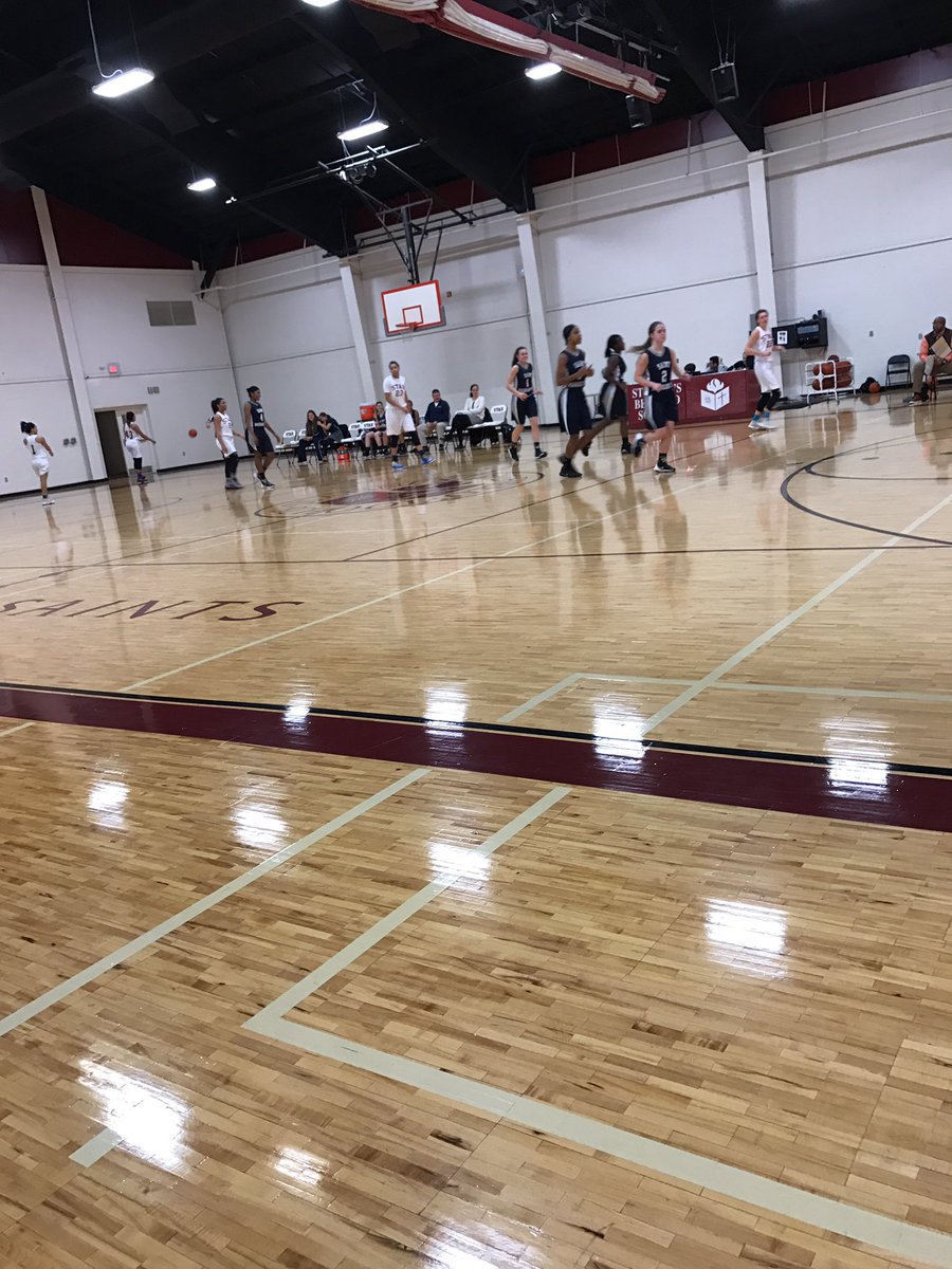 SamSpirit18's tweet photo. Varsity girls vs Saint Margaret's #stabspirit18 @STABstudentlife https://t.co/F10Xj1aWdY