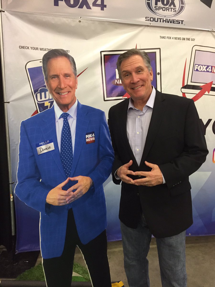 Chris_Hanks5's tweet photo. I can't tell the difference!! @MikeDoocyFox4 at #ticketstock2017 @KDFWsports #hairisreal #foxnard https://t.co/wBzn8xvsFg