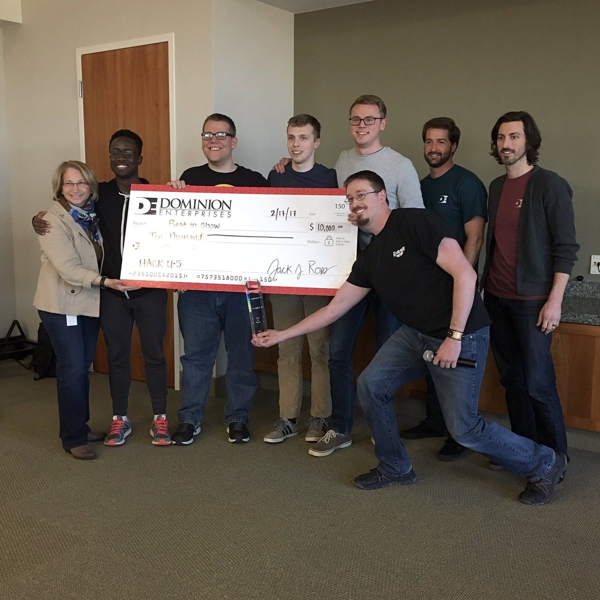 DomEnterprises's tweet photo. And the #HackU5 Winners are @williamandmary Brainstorm with "FLoorRent" ๐๐ฝ #DEhackathon #hackathon https://t.co/WU8qfzpkwY