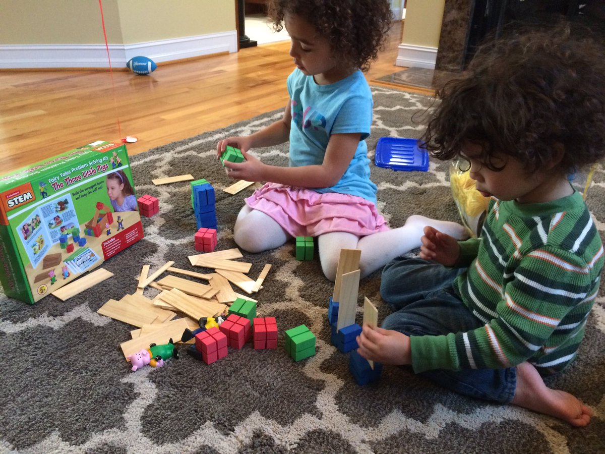 BilalsPreKClass's tweet photo. I came π‘ today with a π FULL of brand new learning materials from @aps_OEL!!! β€οΈπ My family gives ππ!! #imarriedanengineer π€#kidsapprove π https://t.co/LgYb0AIcBr