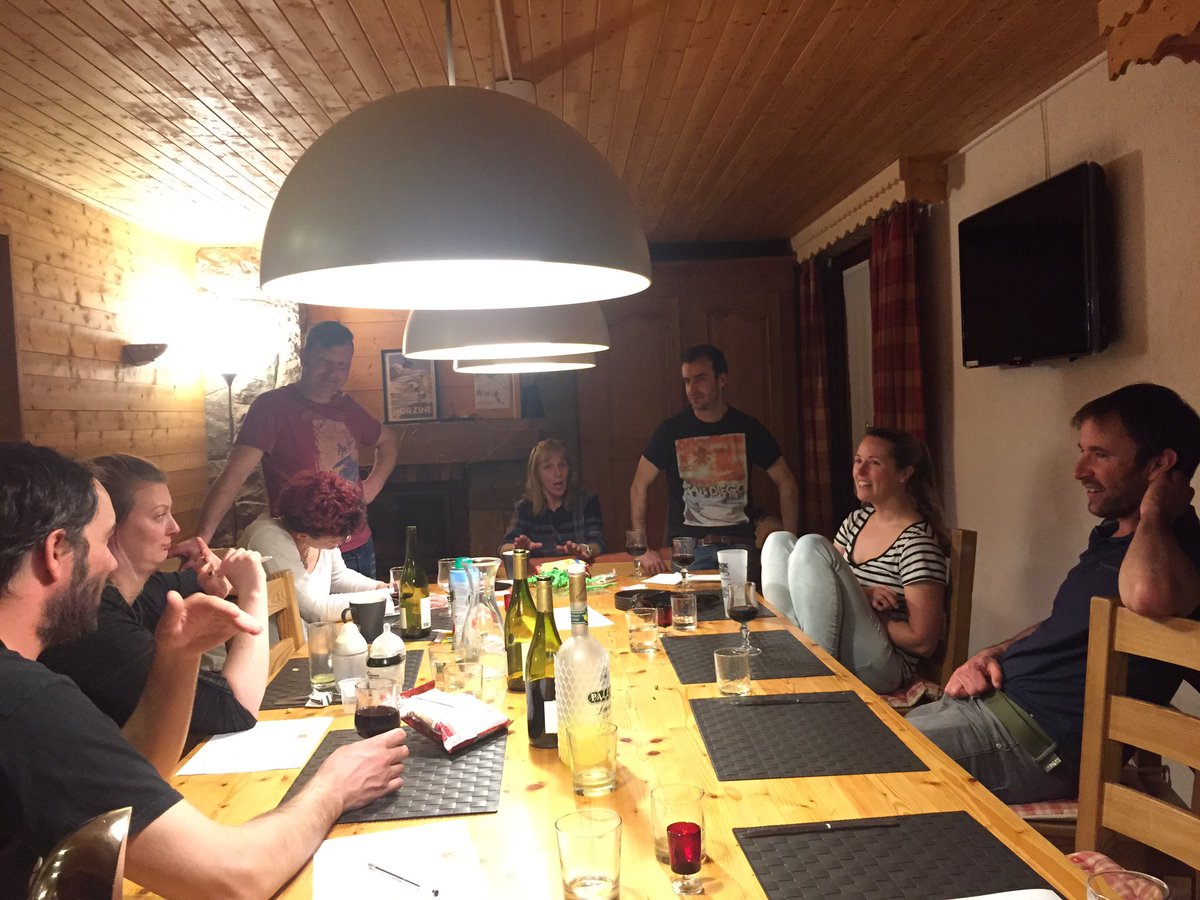 _EliteBoxing's tweet image. Our last night in Morzine
Great week snowboarding and skiing.
Thanks to our hosts Anna and Mike 
@45degrees_north 
#skiing #cycling #Morzine
