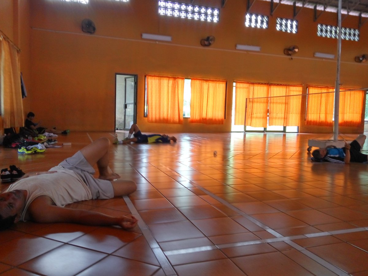 shahylananda's tweet image. Tepar bar badminton... Hah. Ada yang mau ikut? Tiap sabtu jam 8-12 @gor jongkang