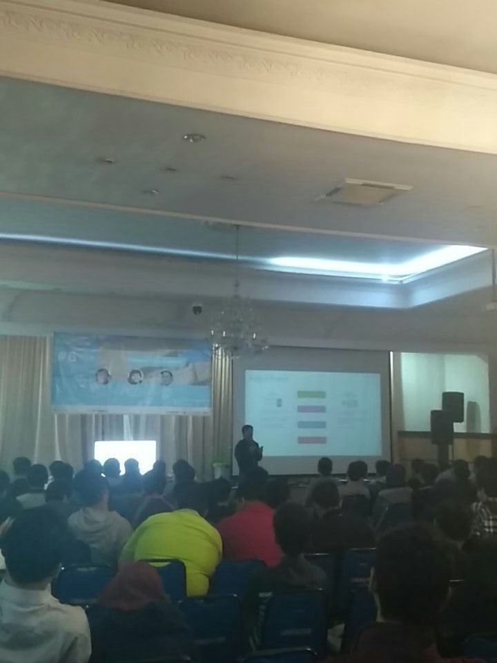 Materi tentang xamarin bareng mas <a href="/poedja_p/">Puja Pramudya</a> . Once code for multiple platform.. Cool 😎