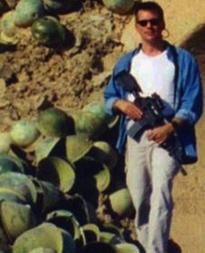 boar_tooth's tweet photo. Delta Force Operator in Baghdad, Iraq 2003 🇺🇸#BoarTooth

#Military #Badass #DeltaForce #Op… https://t.co/SZXI0NRYZi https://t.co/iMEfLPaeYU