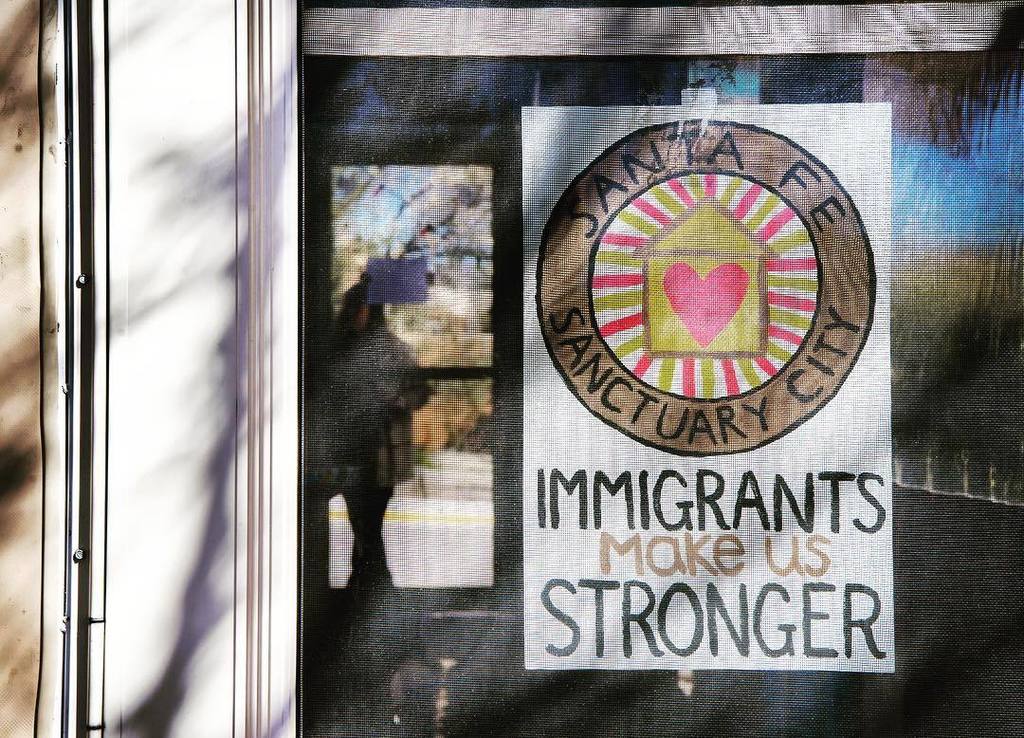 ABQJournalPhoto's tweet photo. Customers found many restaurants in and around Santa Fe, including the Tune Up Cafe, close… https://t.co/aQnGYU93gu https://t.co/XkcHk5NNM1