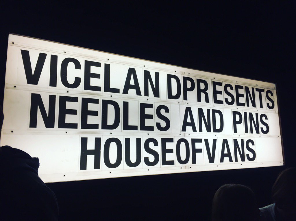 DigitalBarton's tweet photo. Incredible work from @vicelanduk on #needlesandpins awesome night @GraceNeutralHWT https://t.co/sqZPpVskVD