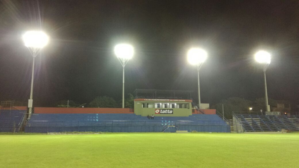 DeporteTotal780's tweet photo. Prueba de la luminica en cancha de #IndependienteCG. https://t.co/i60W2tSAbZ