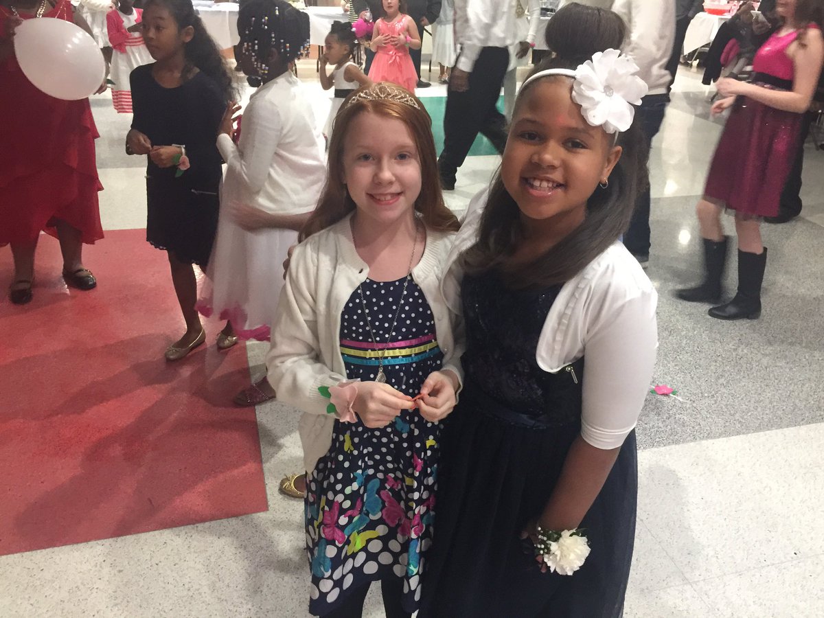 SterlingWhite59's tweet photo. One beautiful night at our Daddy/Daughter Ball..... #TearsOfJoy; #cpse4life; #vbcps; https://t.co/nzbzUWS9Hk