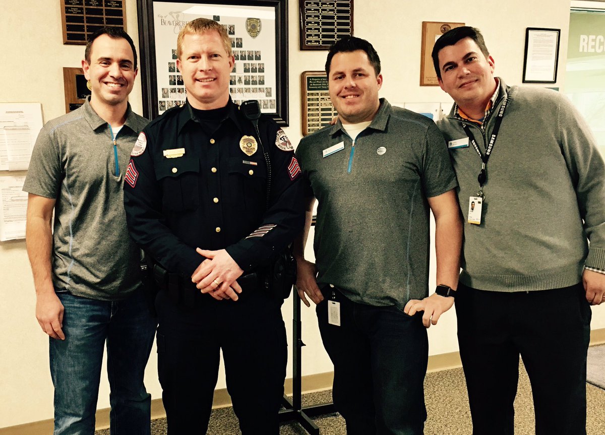 Delivering some pizza's to Beavercreek's finest to show our appreciation!! <a href="/sh2182/">شُ</a> <a href="/alysonwoodard/">Alyson Woodard</a> <a href="/judy_cavalieri/">Judy Cavalieri</a> <a href="/LifeInSOH/">SOH LEADERSHIP TEAM</a> <a href="/emilywiper/">Emily Wiper</a>