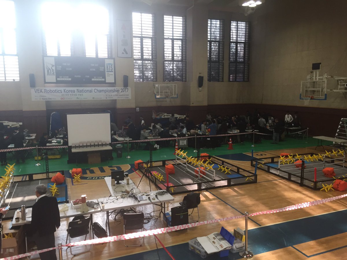 mabycraft's tweet photo. #VEX #robotics Korea championships at KIS! #robotics #stem #teacheingineering #kidpride https://t.co/GsRpcSX7eH
