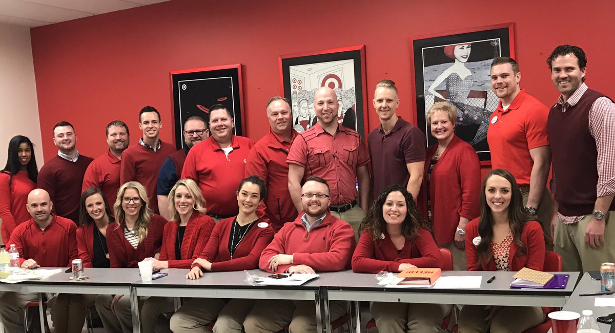r_d_parsons's tweet photo. What an amazing team of HR leaders/rockstars!  #targethr @DiCiccoKim @4everettMark @DaveReniker https://t.co/UDuwjb00mD