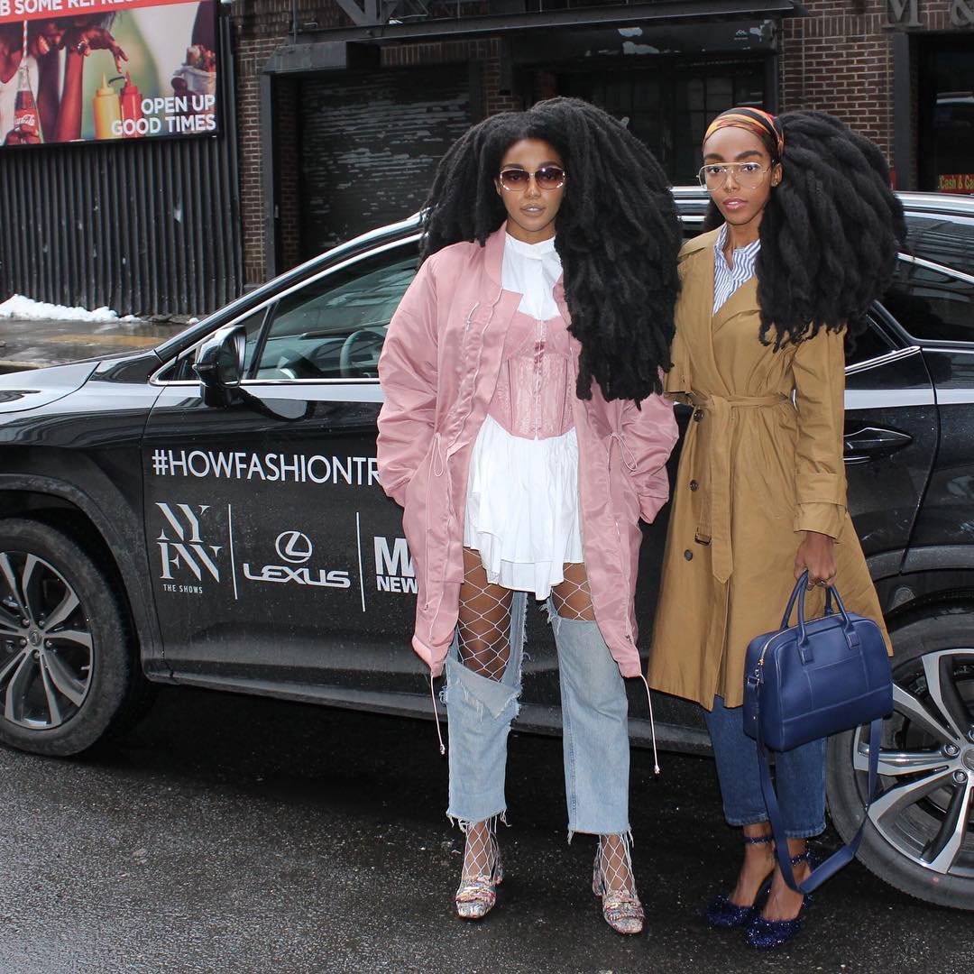 LustersPINK's tweet photo. Repost: Twin Sisters #RunwaySlayers Fashion Vibes 📷 tkwonder @ciprianaquann during #nyfw #natural #HowFashionTravels @lexususa #PowerofPink https://t.co/at89P4NiTO