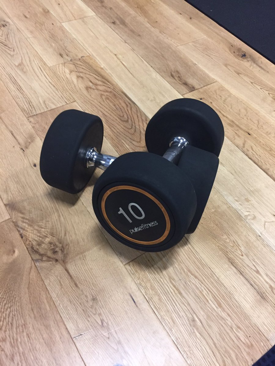 KahunaBaby's tweet photo. Had a play with these tonight. Not going to lie it was harder than I expected #shouldhavepractisedmore #dumbbellsaredumb #insabilityprobs https://t.co/6PaGL6GepF