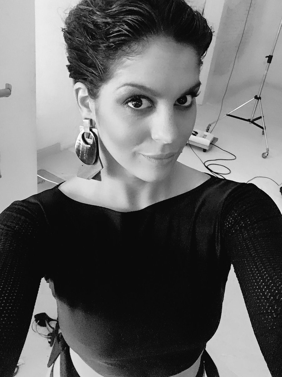 ComunalesReina's tweet photo. 🖤🖤🖤 https://t.co/evGbZ6ib7o