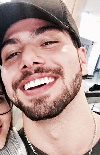 T3ddy Sorrindo on X: Que sorriso mais precioso ❤   / X