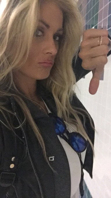 Just broke my damn umbrella....😿☔ https://t.co/QiYag07iNd<a href="/tag/fbf"class="tags"><span>#fbf</span></a>